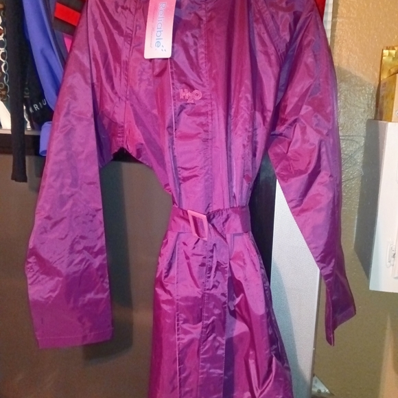 Women's (L) Jacket by "Reliable" - Picture 7 of 10